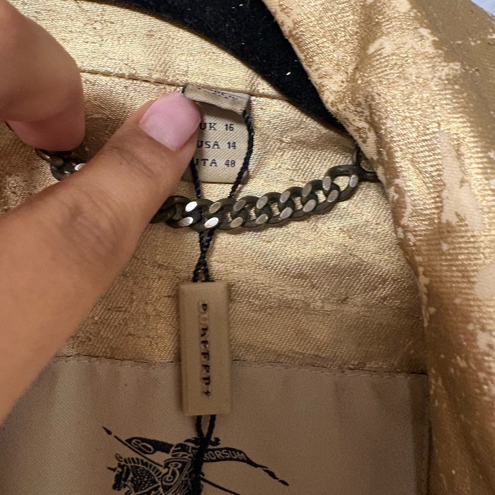 Burberry Gold Women's Trench Coat - Picture 7 of 14